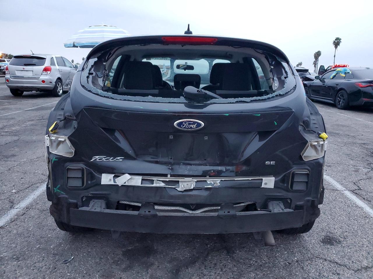 2014 FORD FOCUS SE photo 6