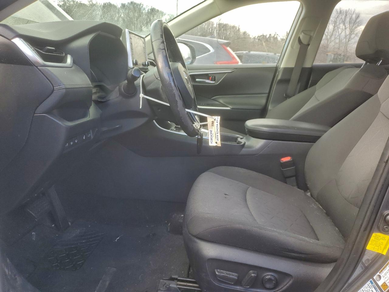 2019 TOYOTA RAV4 XLE photo 7