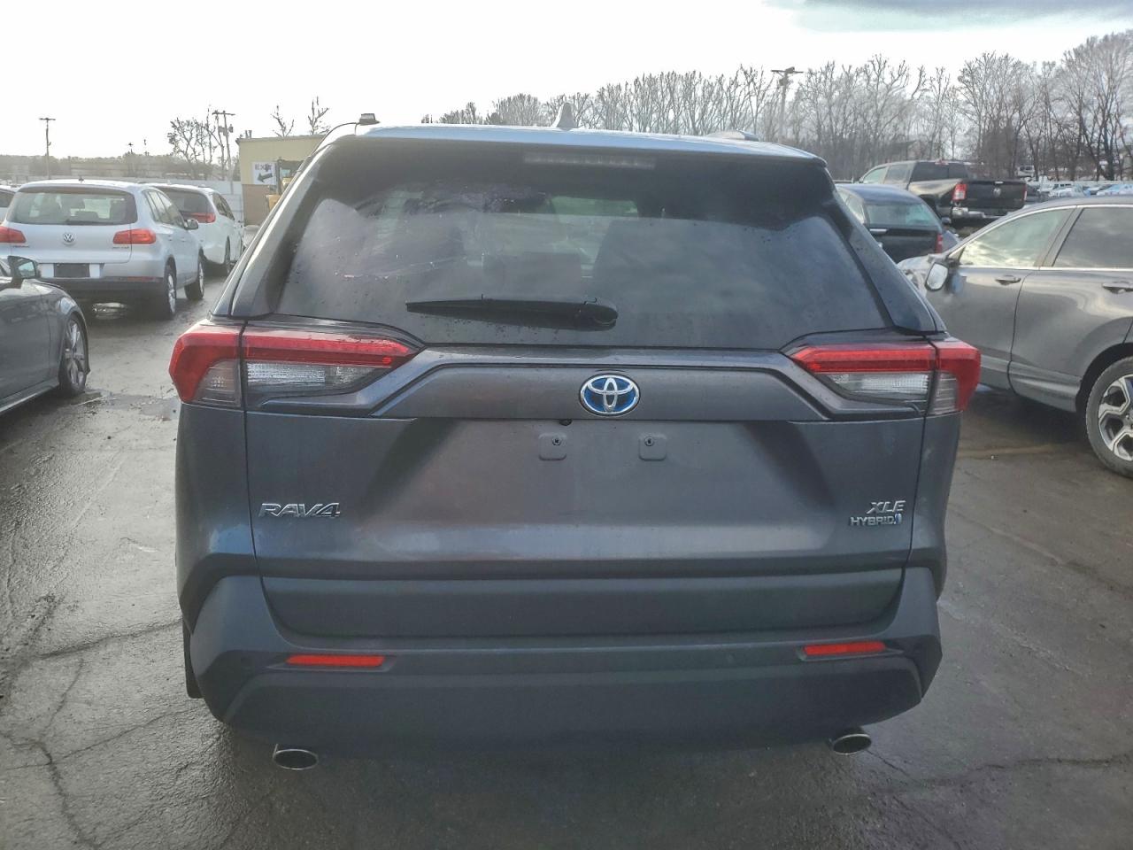 2019 TOYOTA RAV4 XLE photo 6