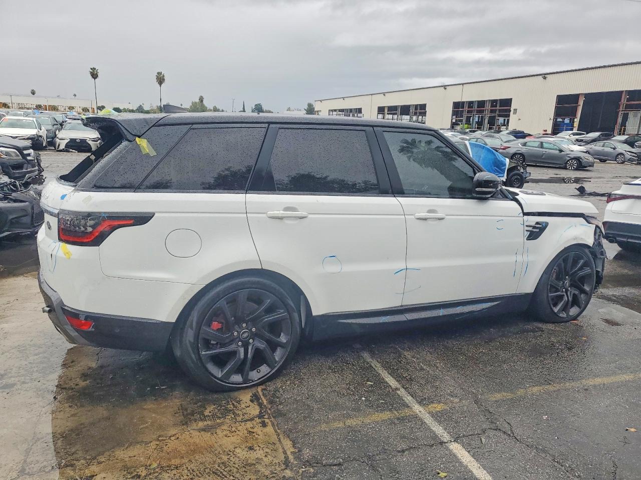 2018 LAND ROVER RANGE ROVER SPORT HSE photo 3