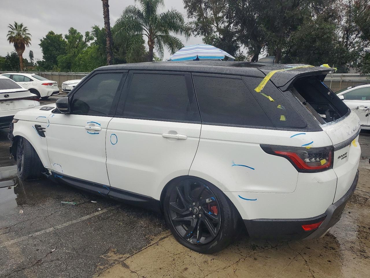 2018 LAND ROVER RANGE ROVER SPORT HSE photo 2