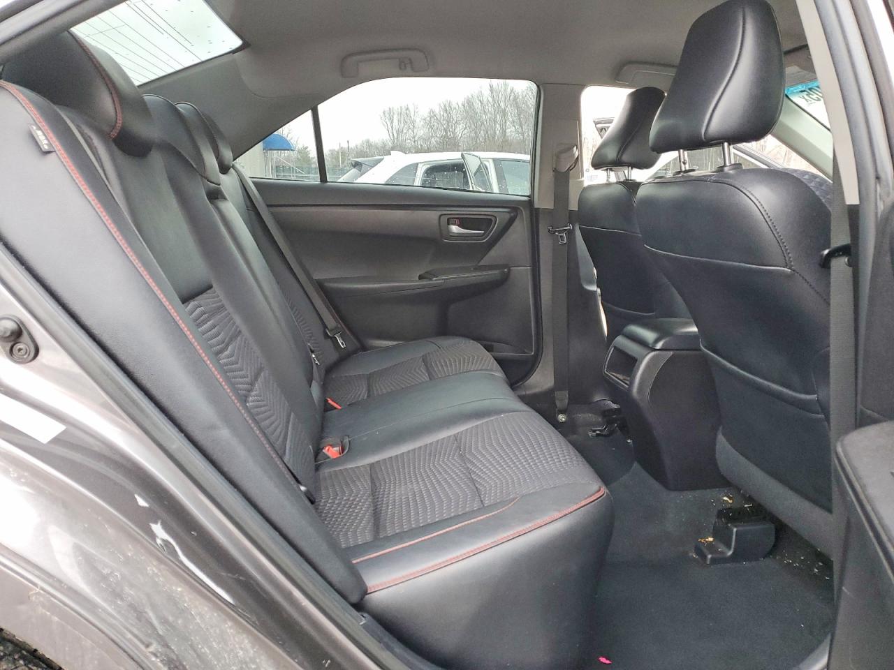 2015 TOYOTA CAMRY LE photo 10