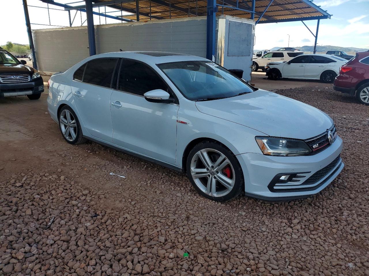 2017 VOLKSWAGEN JETTA GLI photo 4