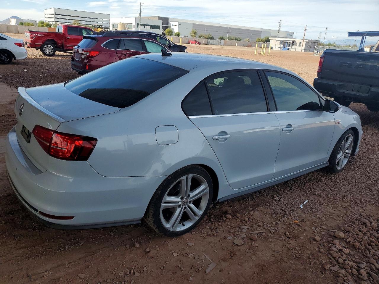 2017 VOLKSWAGEN JETTA GLI photo 3