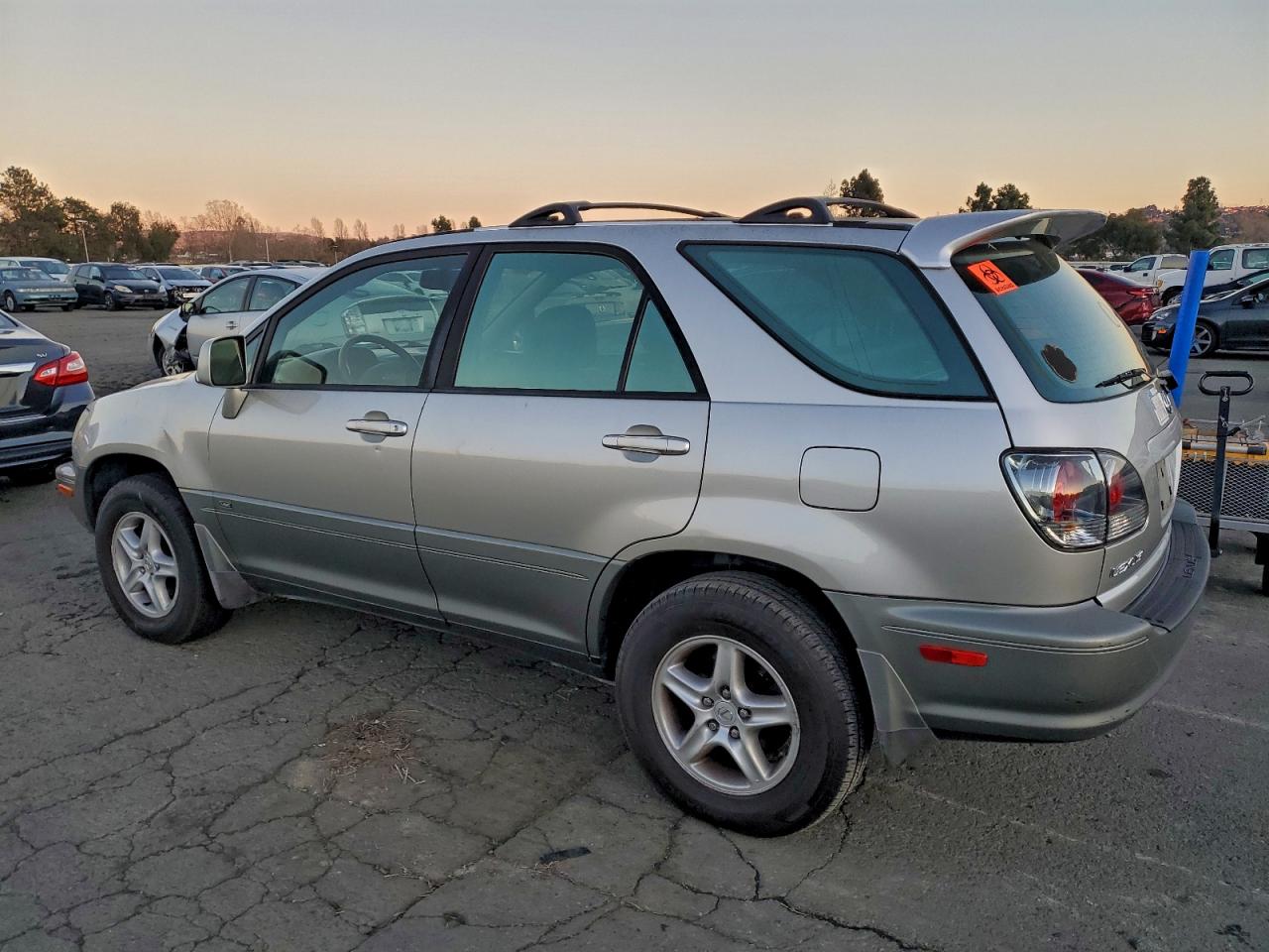 2002 LEXUS RX 300 photo 2
