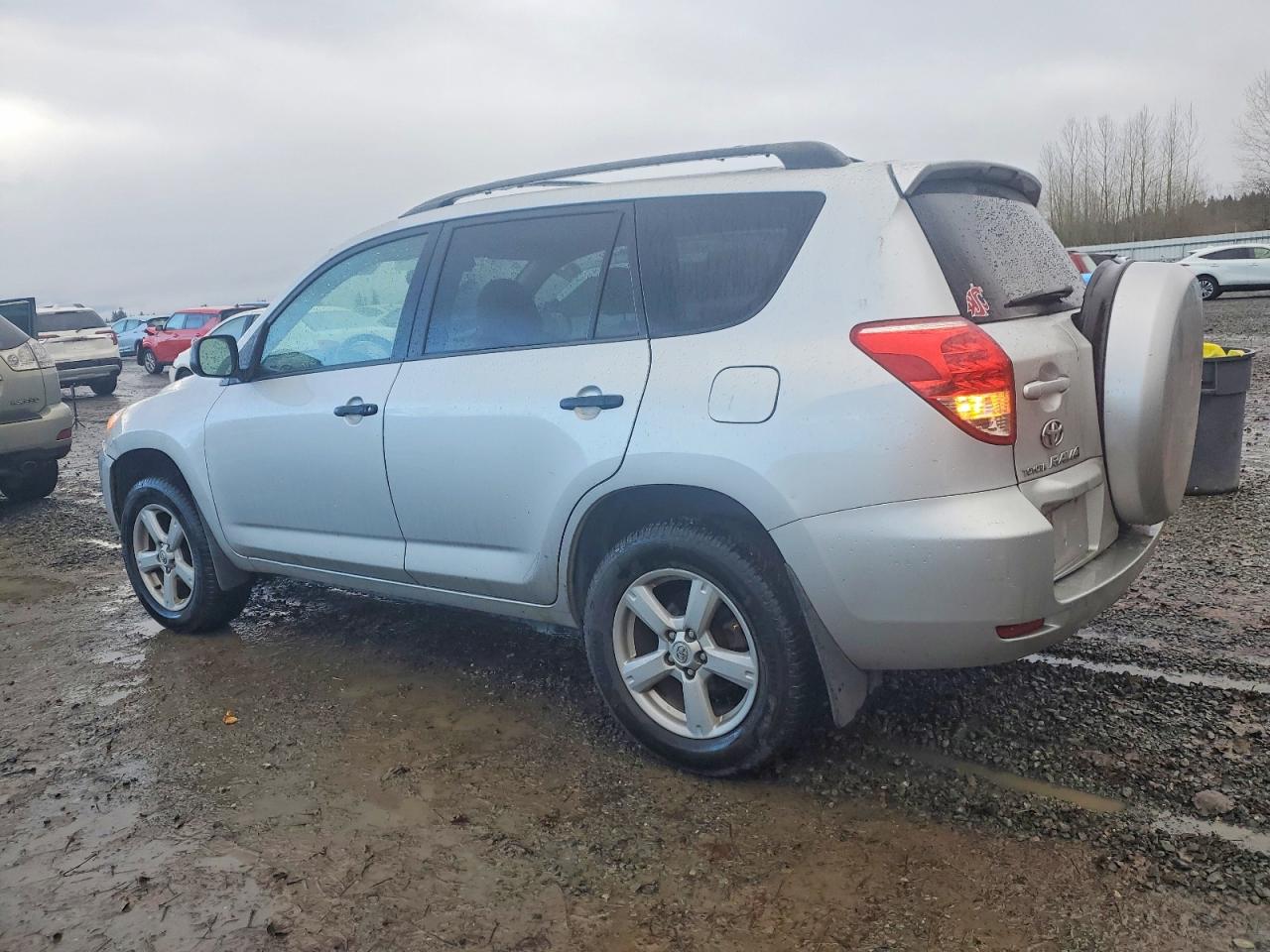 2007 TOYOTA RAV4 photo 2