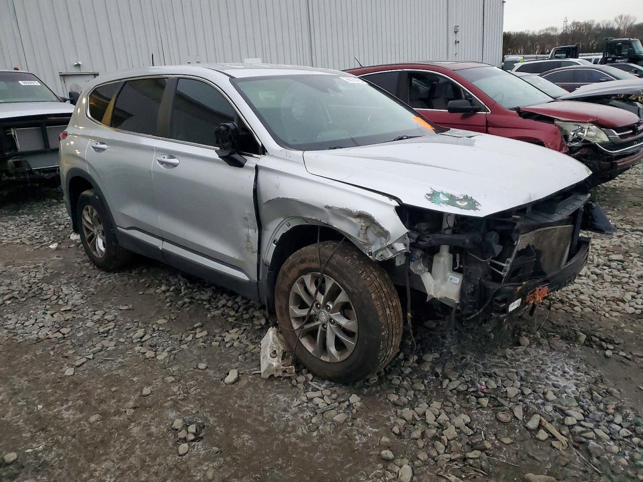 2019 HYUNDAI SANTA FE SE photo 4