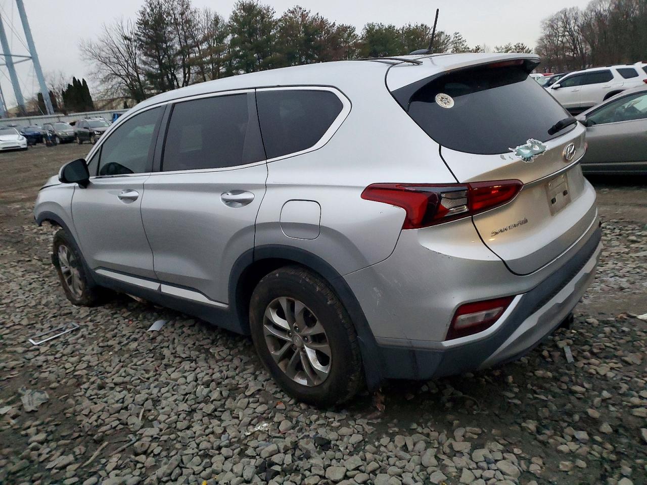 2019 HYUNDAI SANTA FE SE photo 2