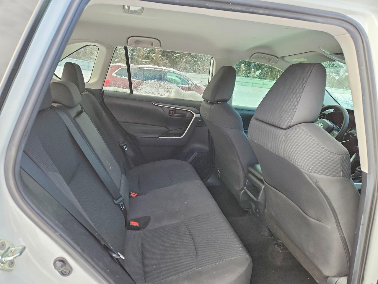2019 TOYOTA RAV4 LE photo 11