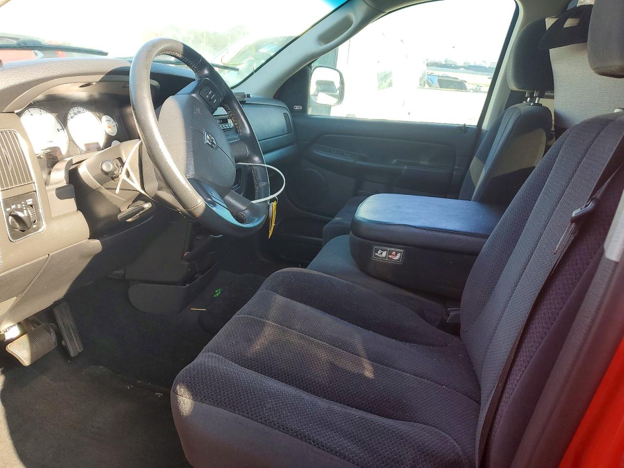 2004 DODGE RAM 1500 ST photo 7