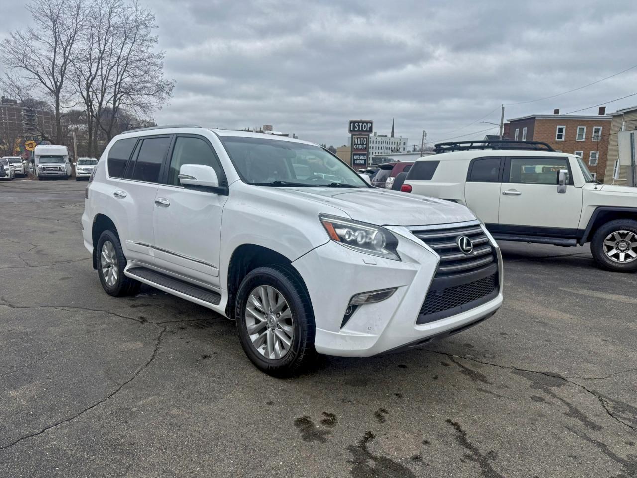 2017 LEXUS GX 460 photo 4