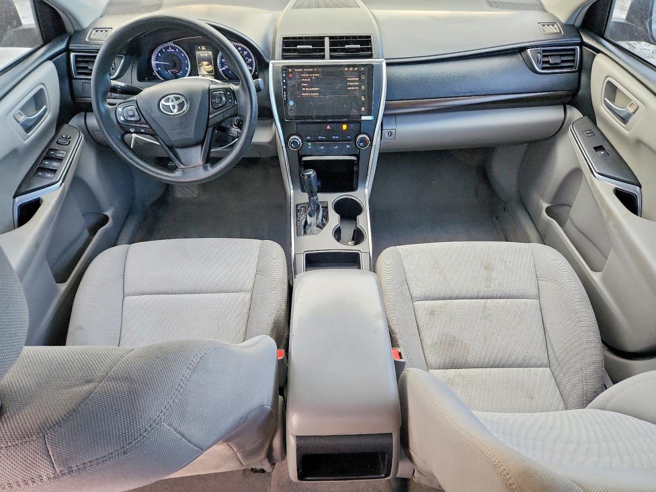 2016 TOYOTA CAMRY LE photo 8