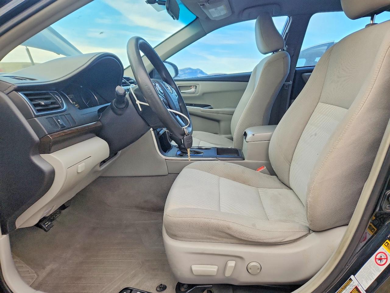 2016 TOYOTA CAMRY LE photo 7