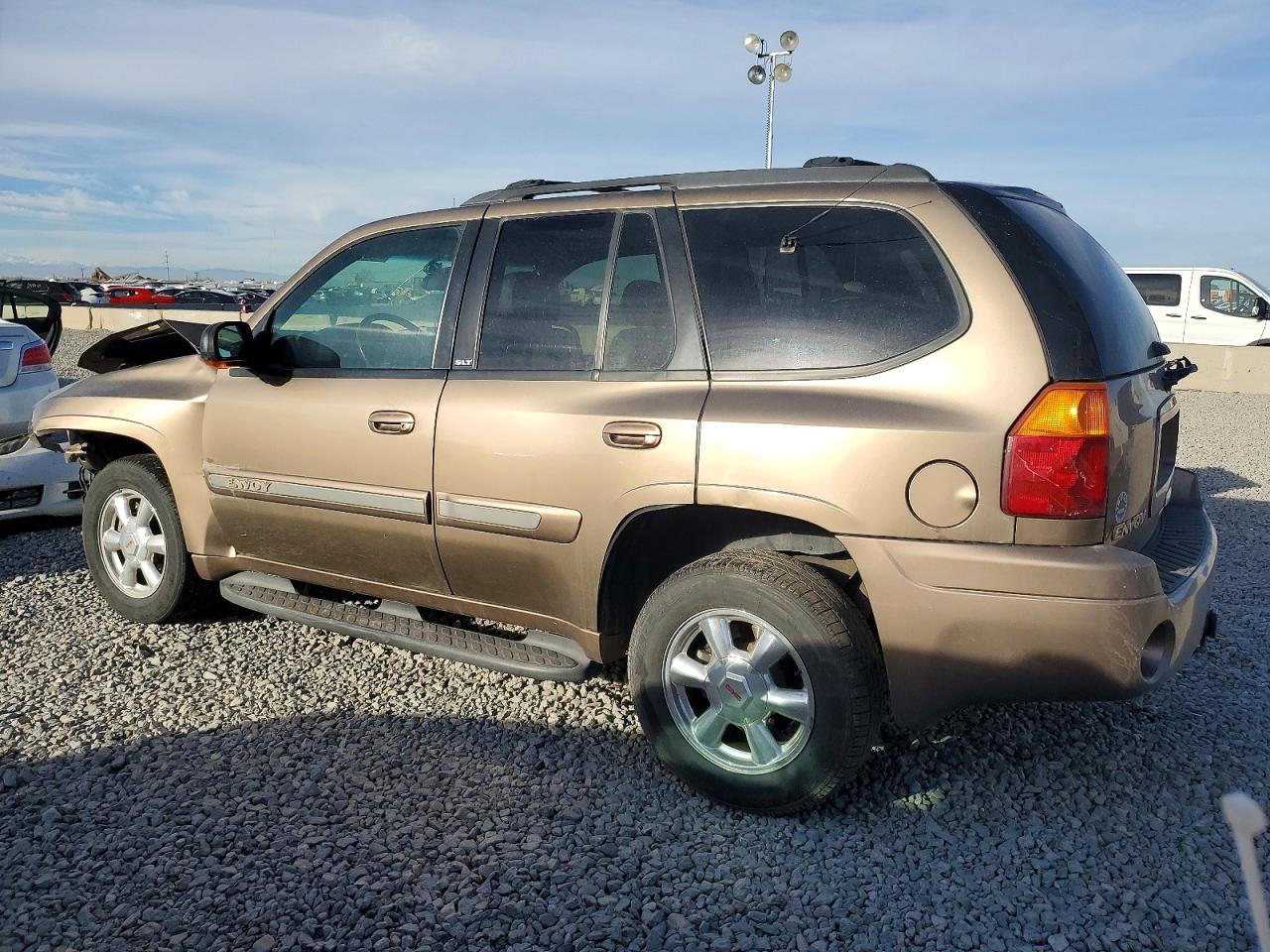2003 GMC ENVOY photo 2