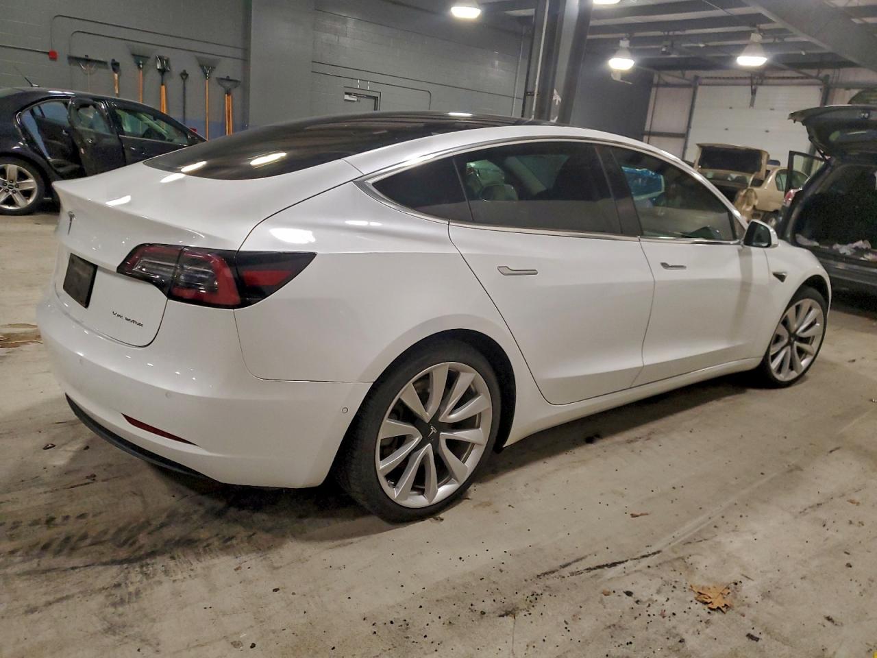 2019 TESLA MODEL 3 photo 3