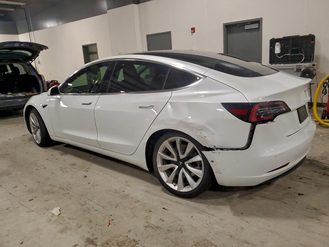 2019 TESLA MODEL 3 photo 2