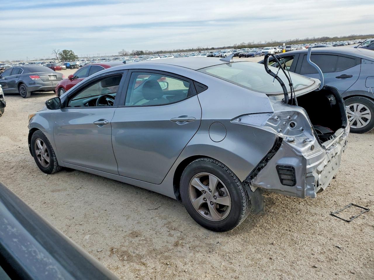 2015 HYUNDAI ELANTRA SE photo 2