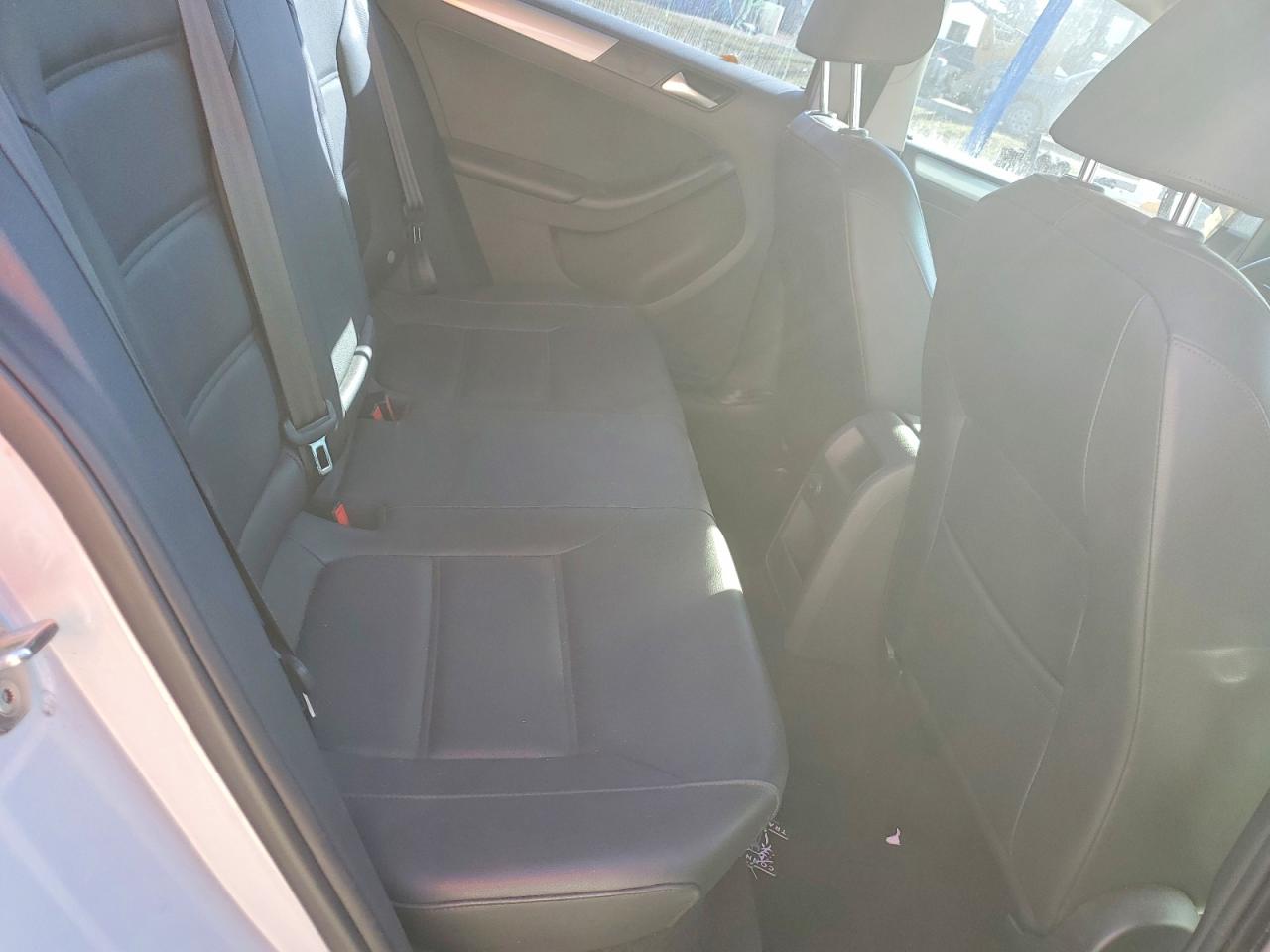 2018 VOLKSWAGEN JETTA SE photo 10