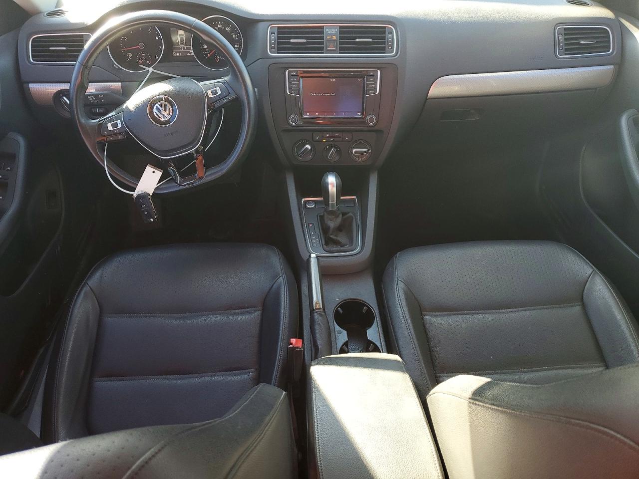2018 VOLKSWAGEN JETTA SE photo 8
