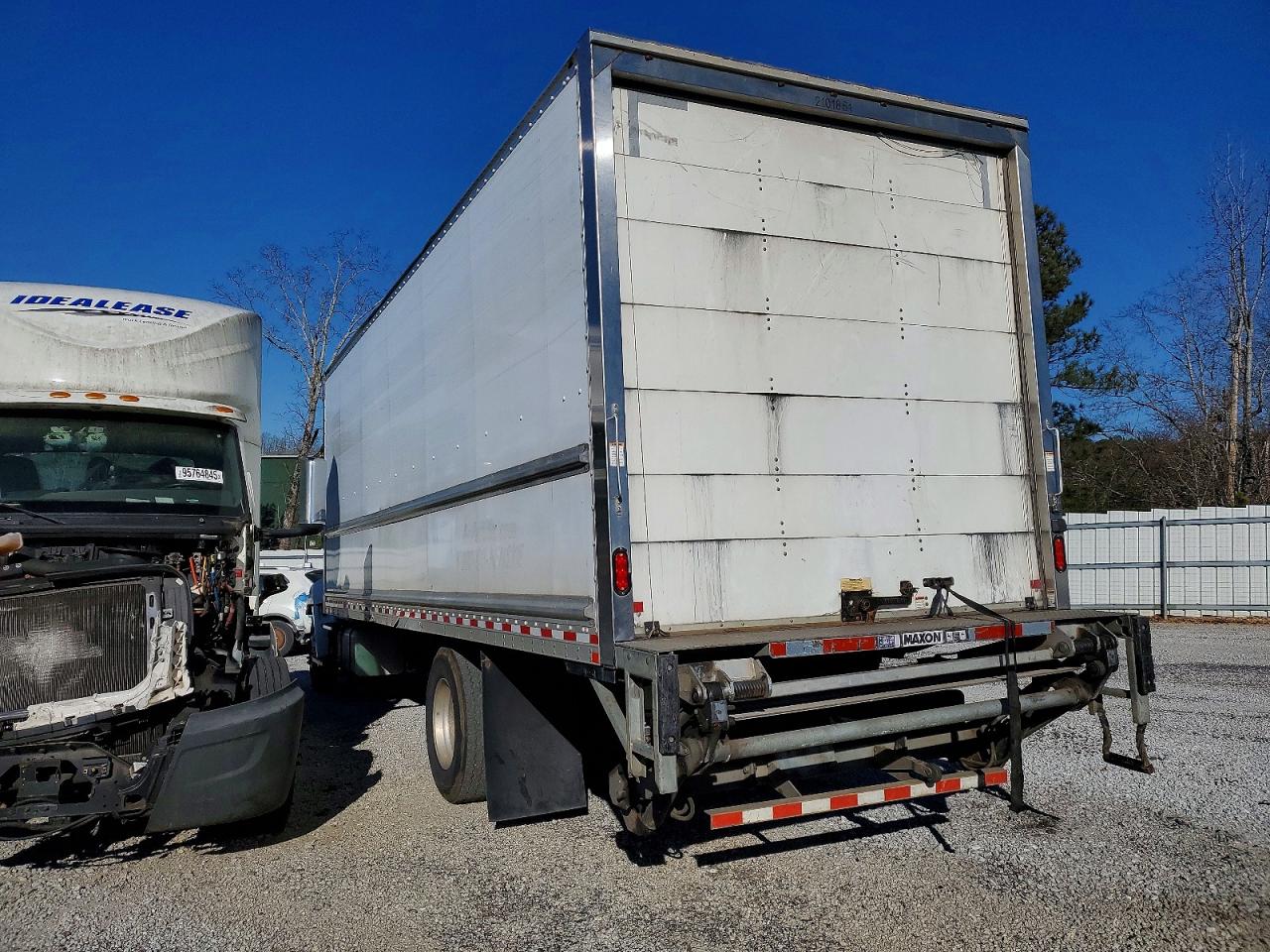 2019 HINO 268A BOX TRUCK photo 2