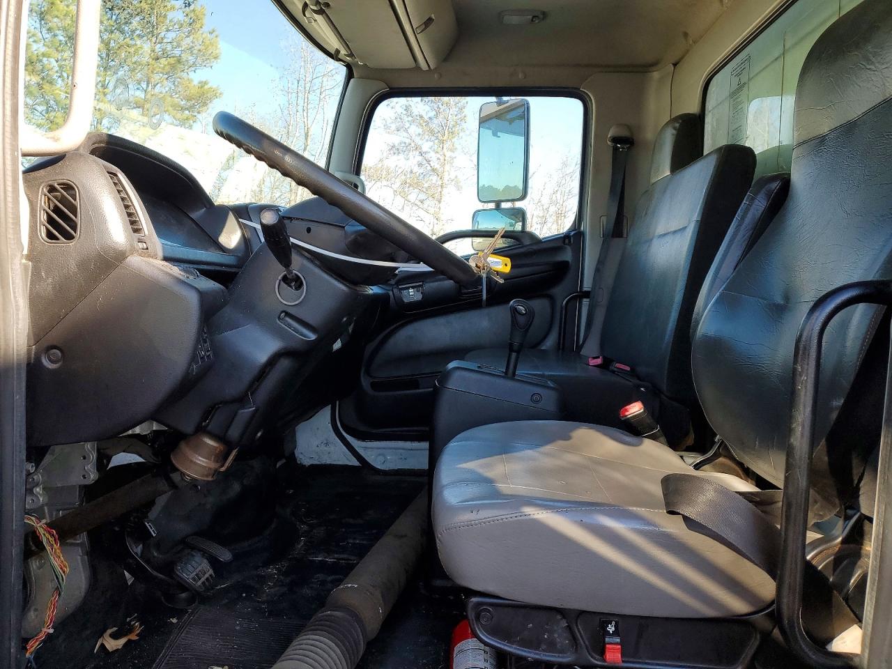 2019 HINO 268A BOX TRUCK photo 7
