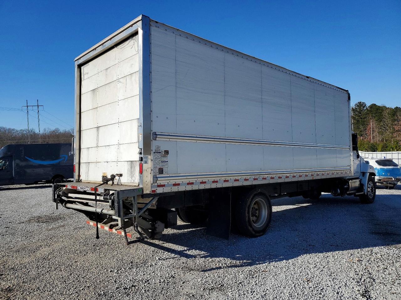 2019 HINO 268A BOX TRUCK photo 3