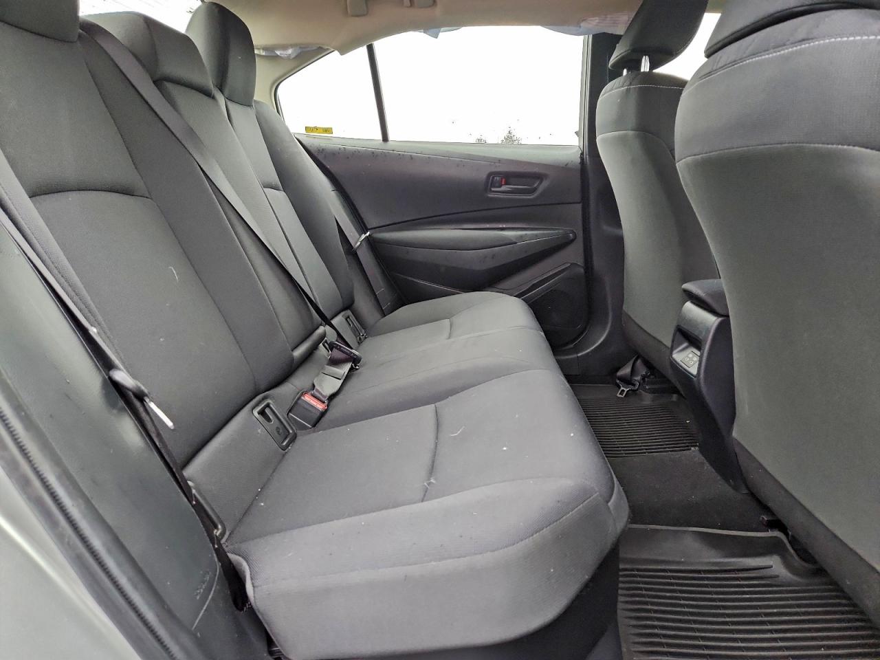 2025 TOYOTA COROLLA LE photo 10