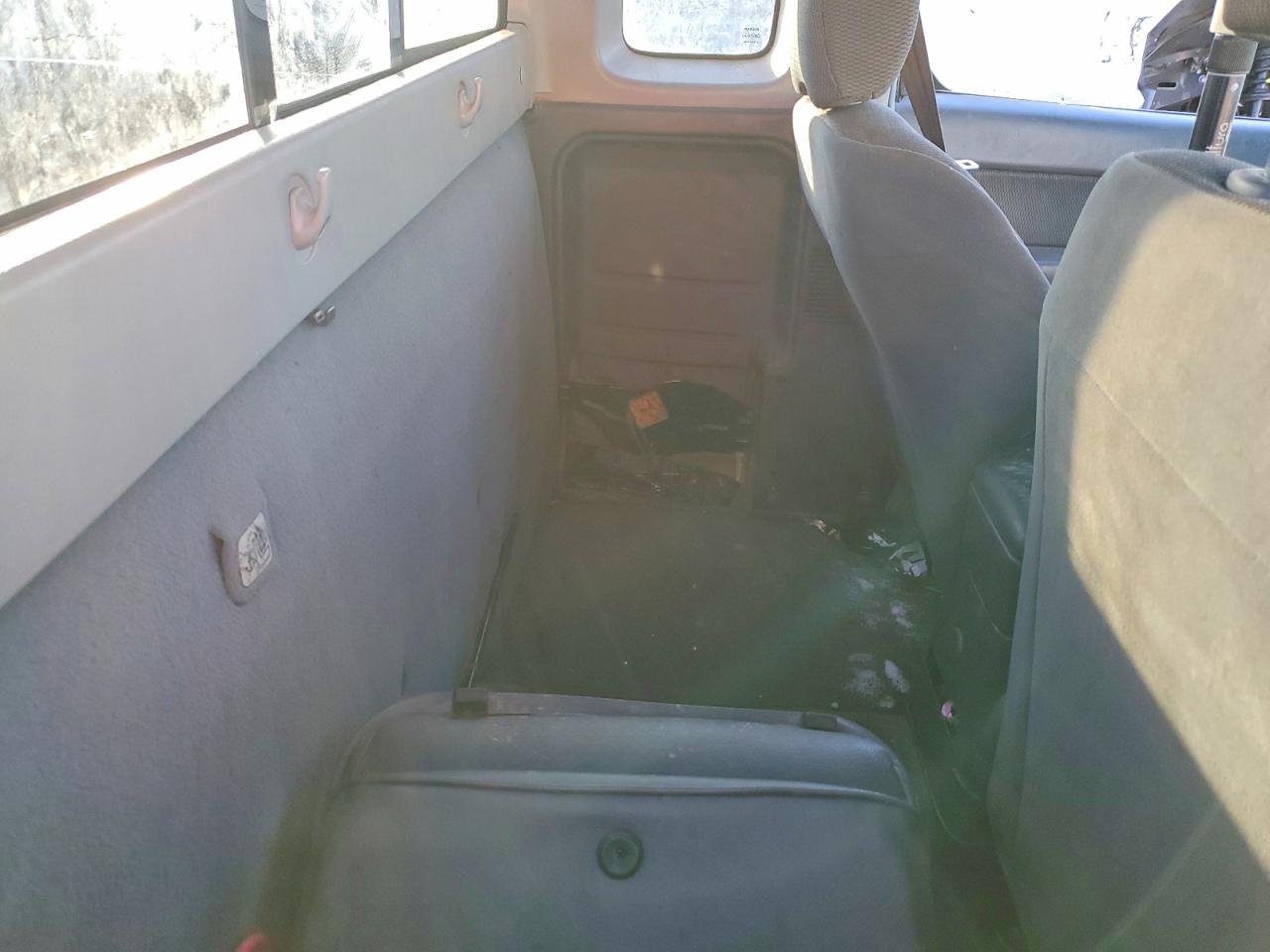 2003 NISSAN FRONTIER KING CAB XE photo 10