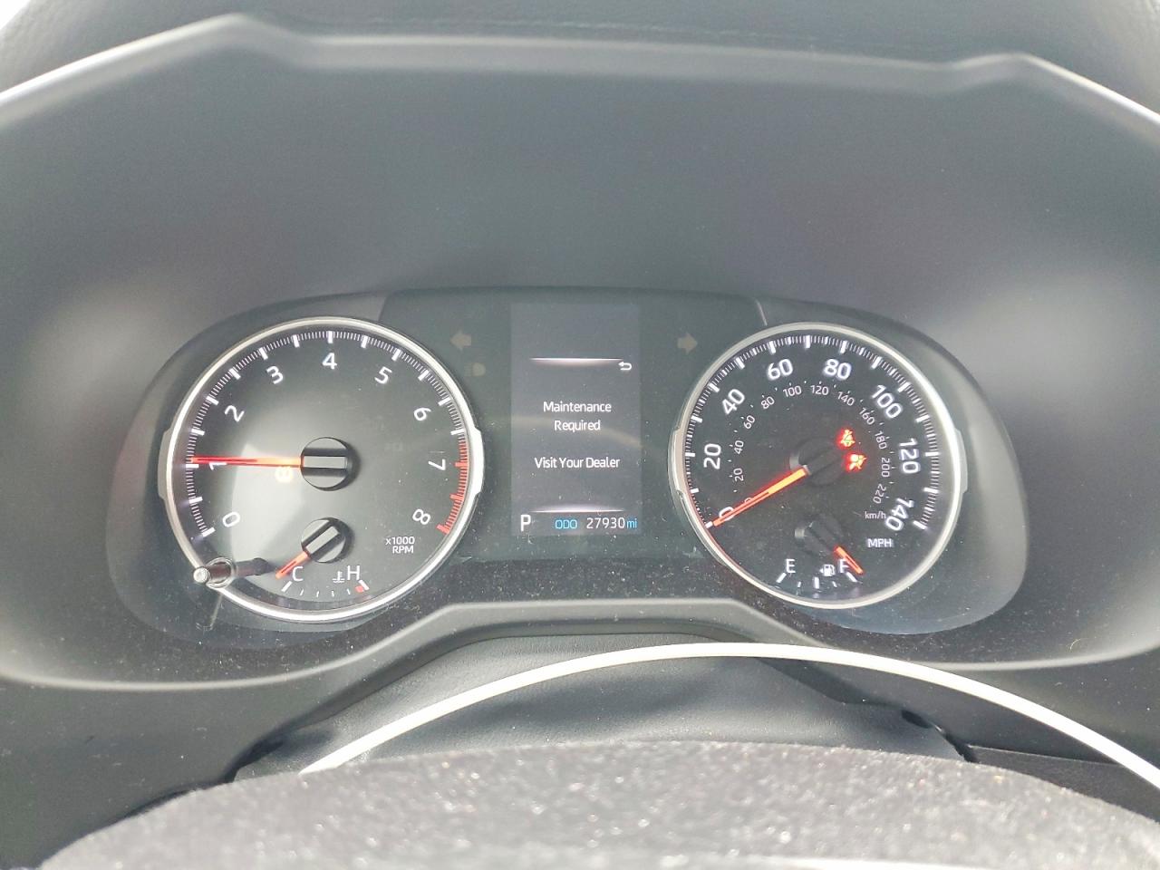 2021 TOYOTA RAV4 LE photo 9