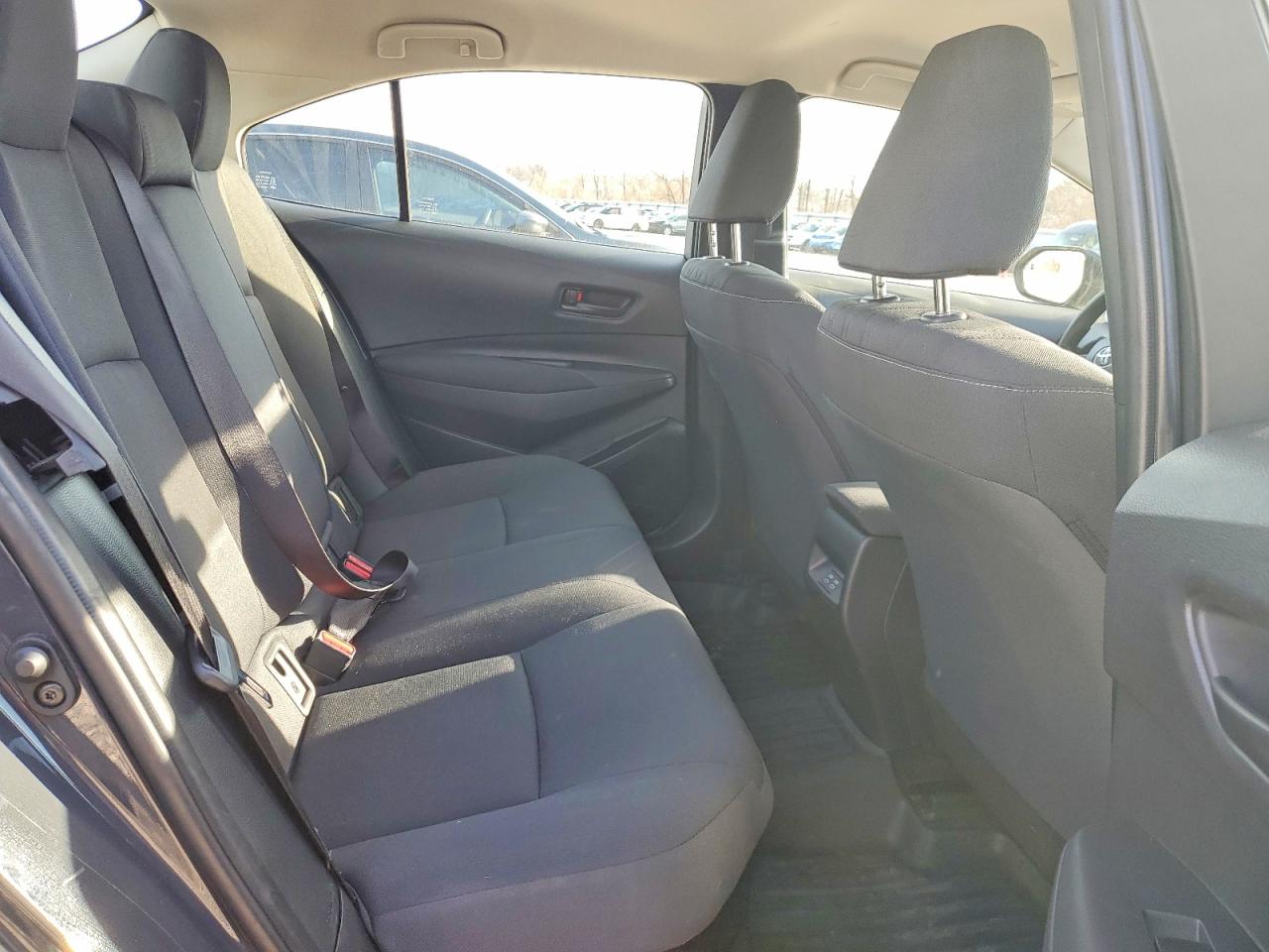 2025 TOYOTA COROLLA LE photo 10
