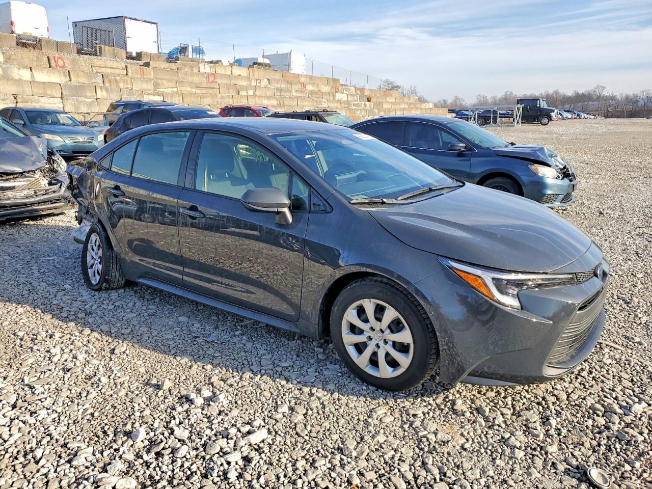 2025 TOYOTA COROLLA LE photo 4