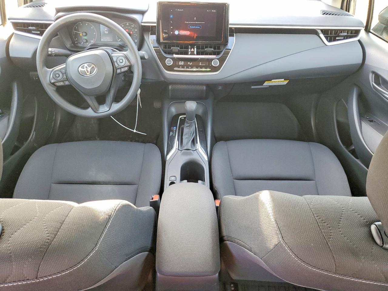 2025 TOYOTA COROLLA LE photo 8