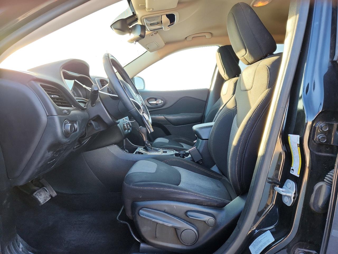 2016 JEEP CHEROKEE SPORT photo 7