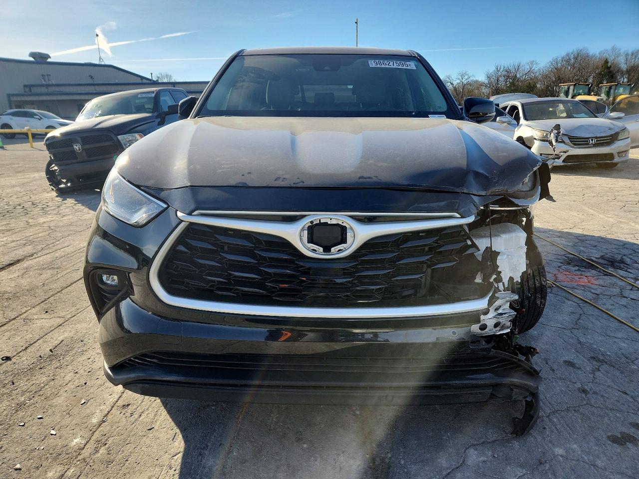 2024 TOYOTA HIGHLANDER LE photo 5