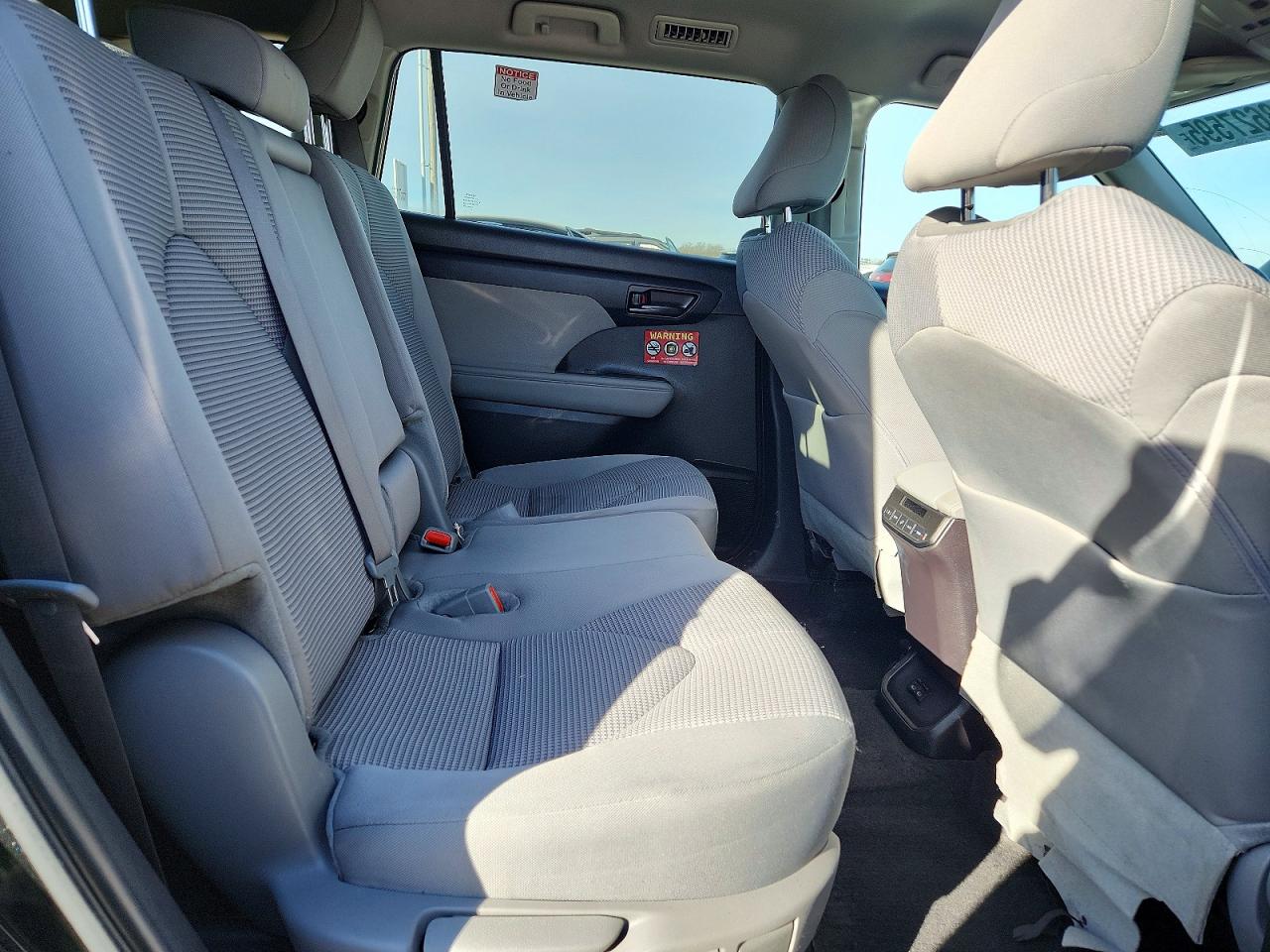 2024 TOYOTA HIGHLANDER LE photo 11