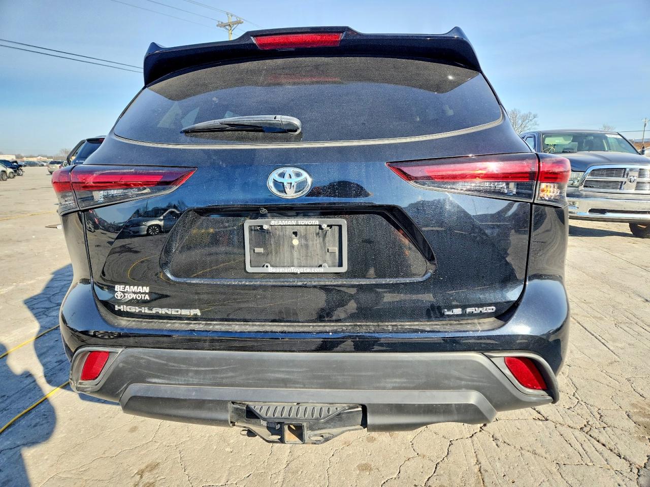 2024 TOYOTA HIGHLANDER LE photo 6