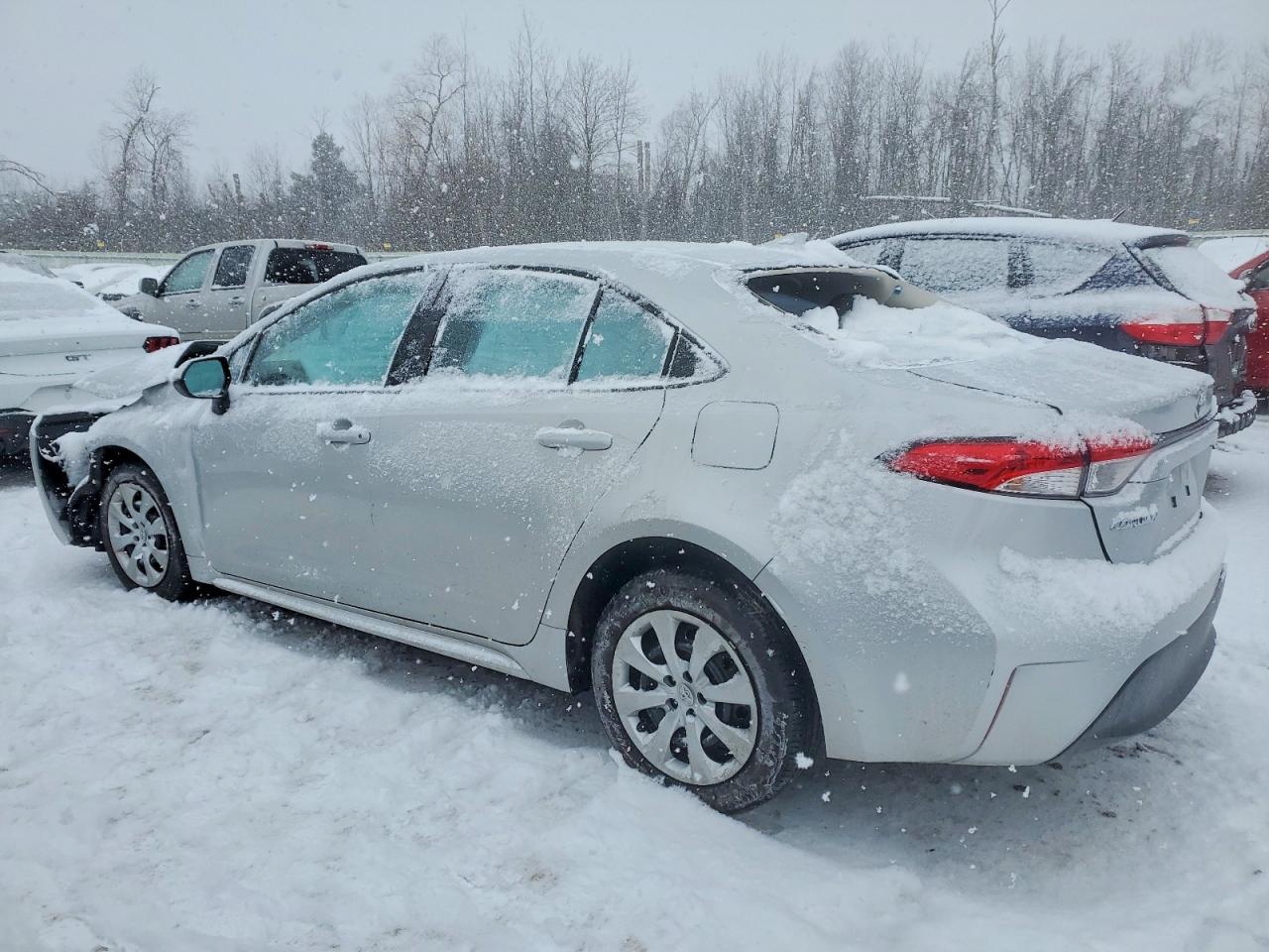 2025 TOYOTA COROLLA LE photo 2