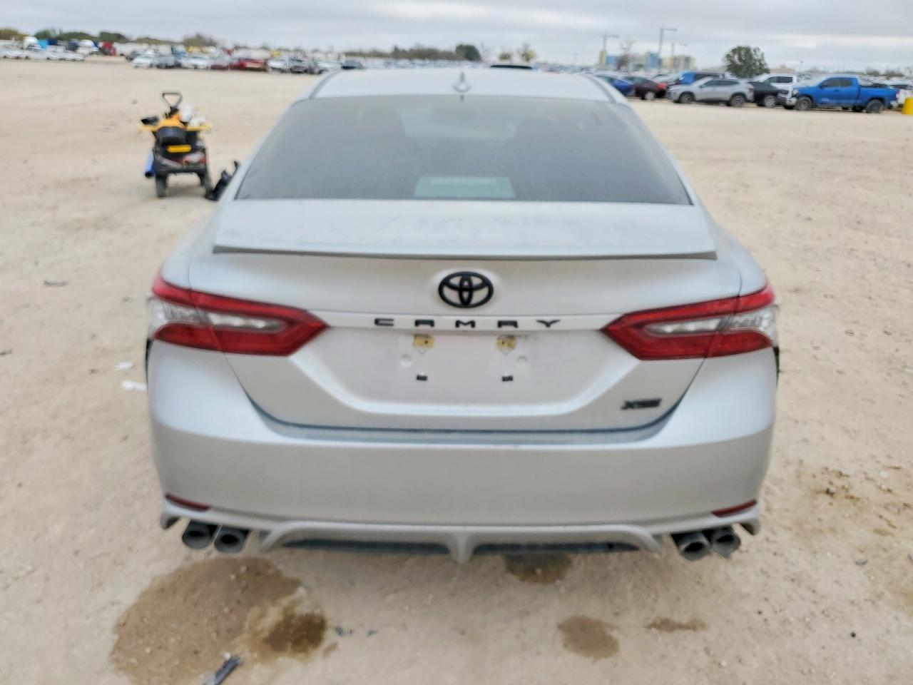 2022 TOYOTA CAMRY XSE photo 6