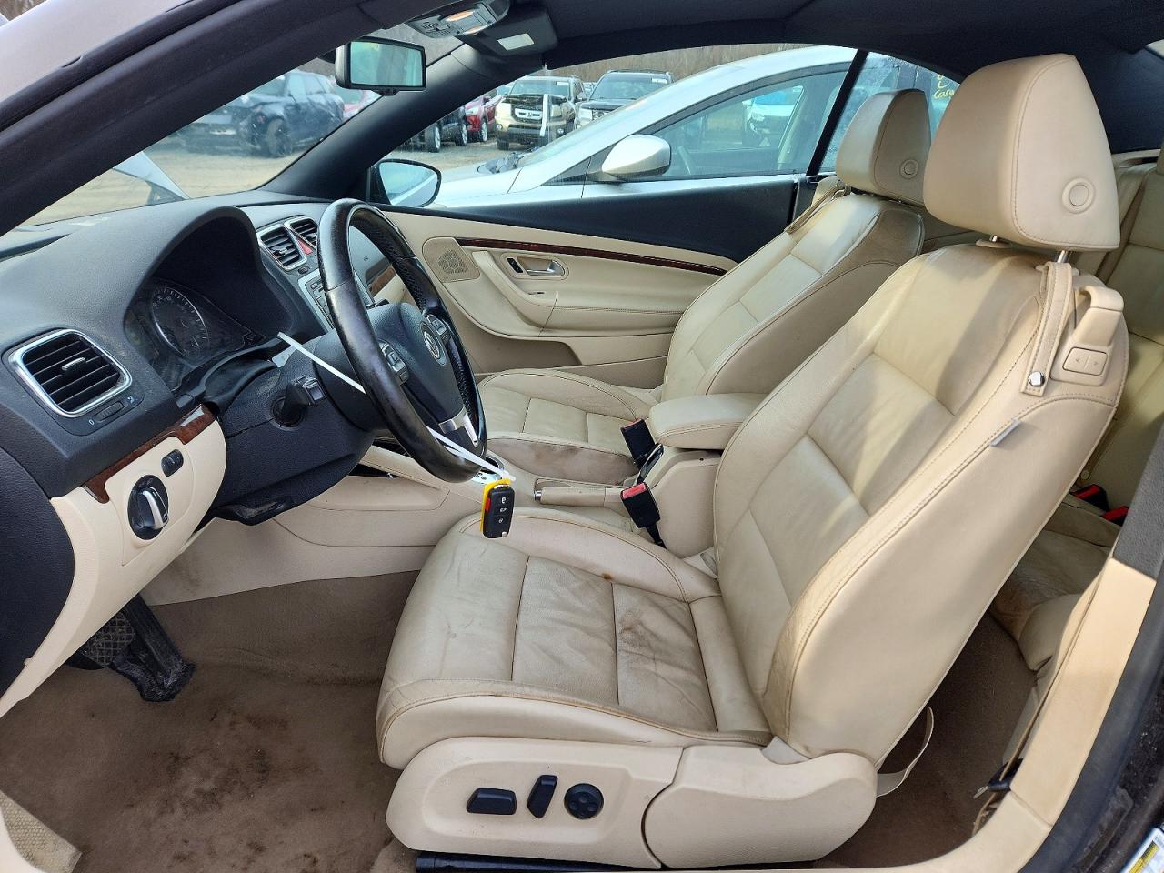 2012 VOLKSWAGEN EOS LUX photo 13