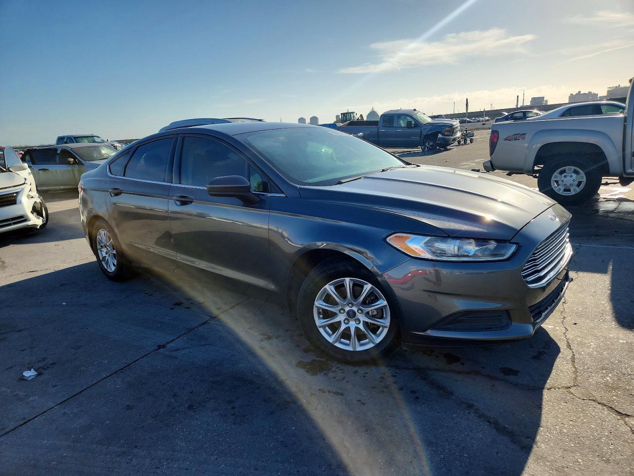 2016 FORD FUSION photo 4