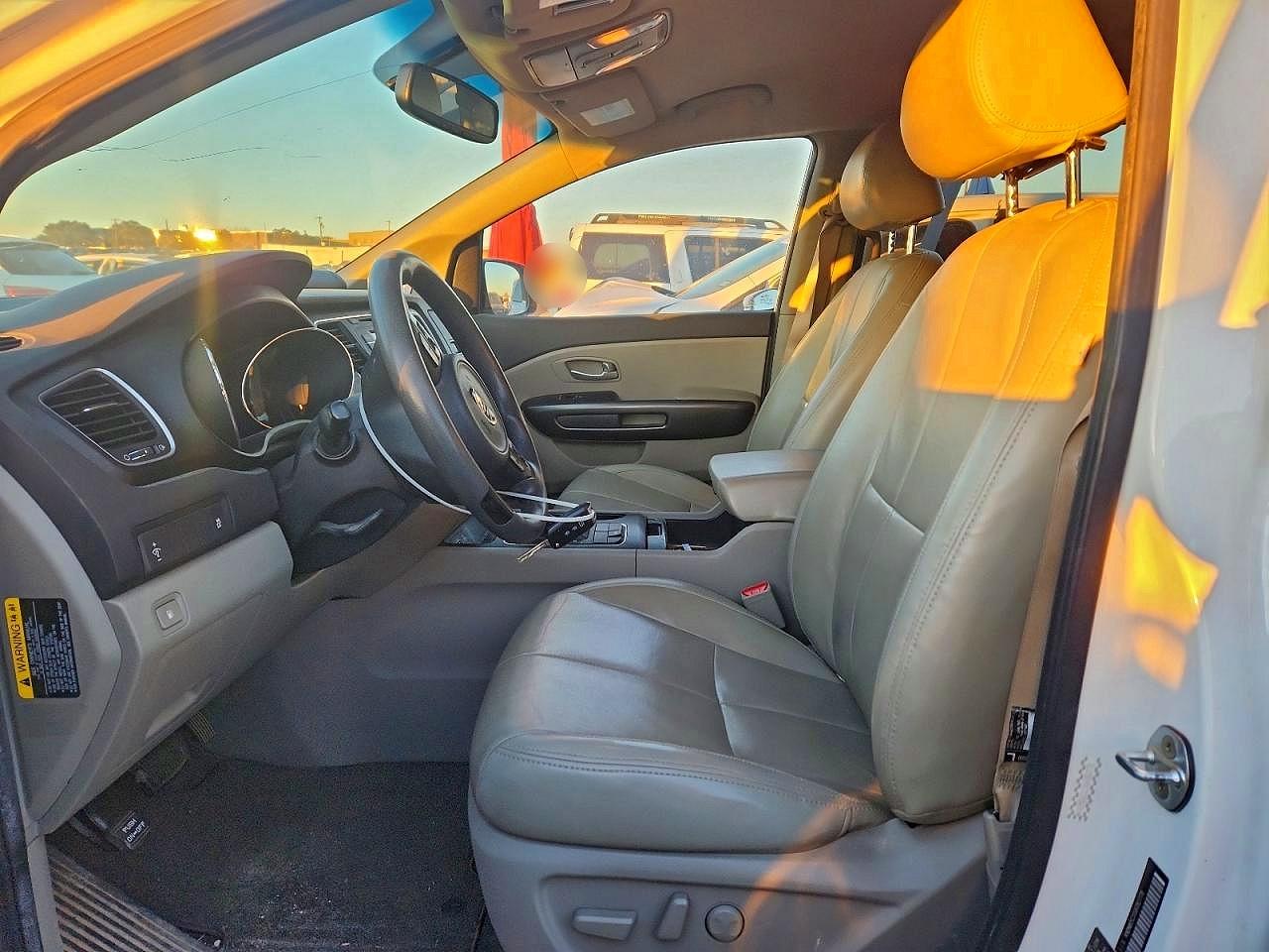 2016 KIA SEDONA LX photo 7