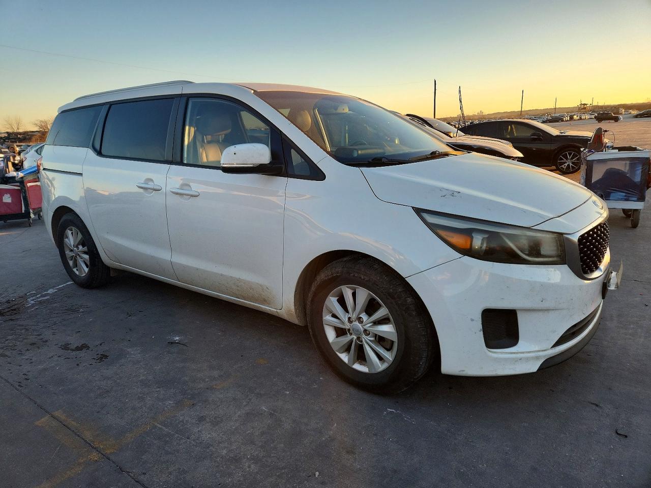 2016 KIA SEDONA LX photo 4