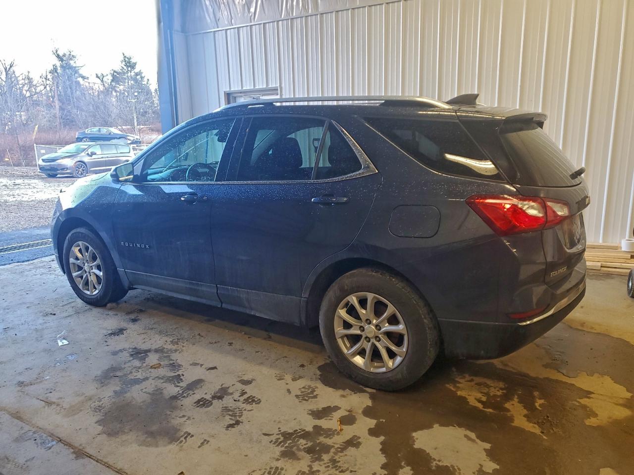 2018 CHEVROLET EQUINOX LT photo 2