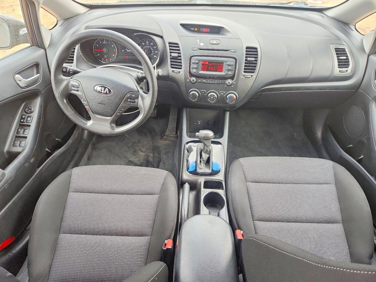 2017 KIA FORTE LX photo 8