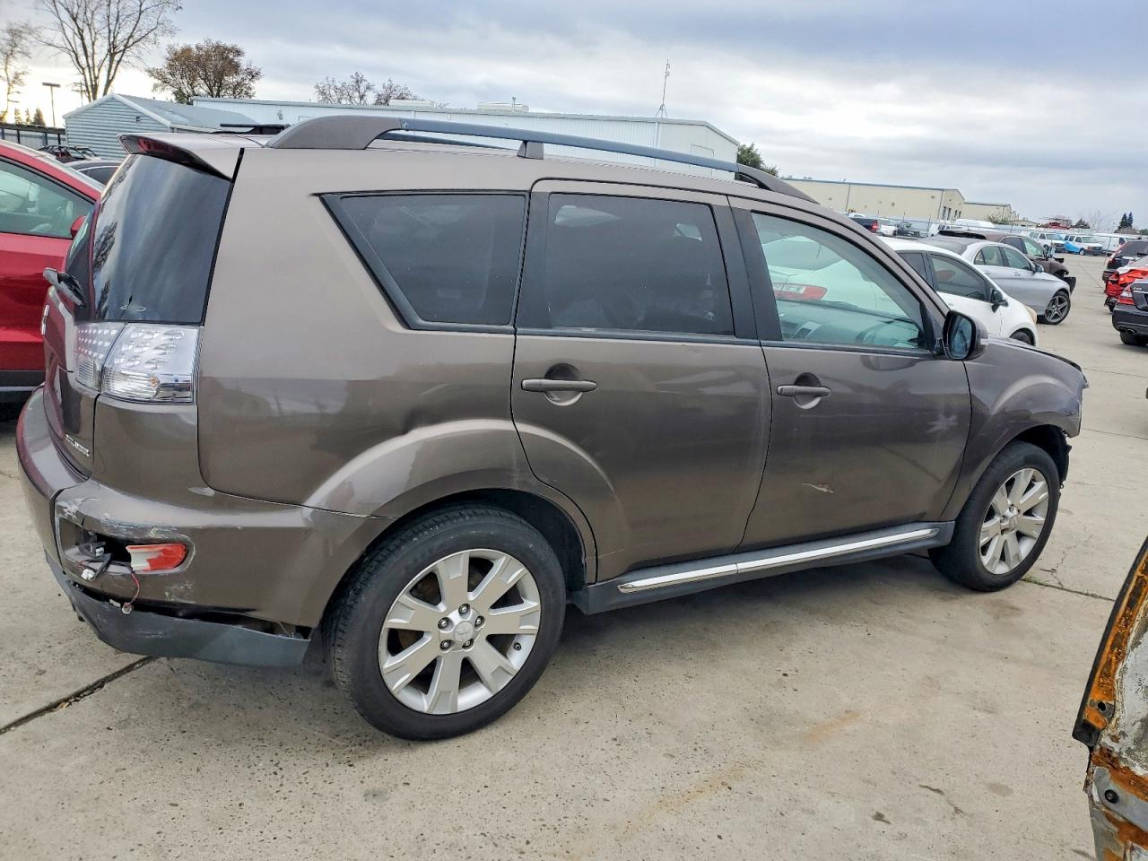 2013 MITSUBISHI OUTLANDER SE photo 7