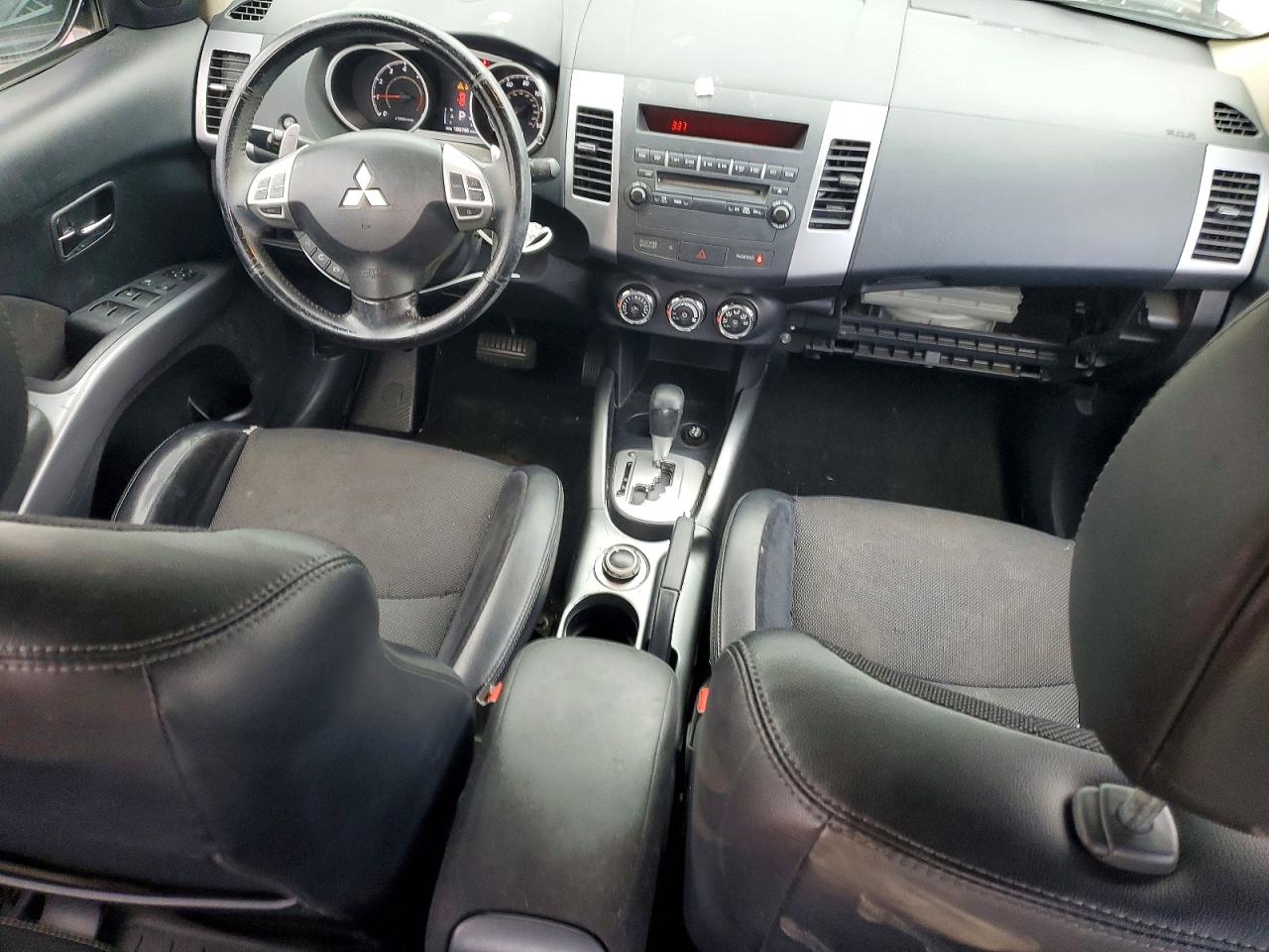 2013 MITSUBISHI OUTLANDER SE photo 22