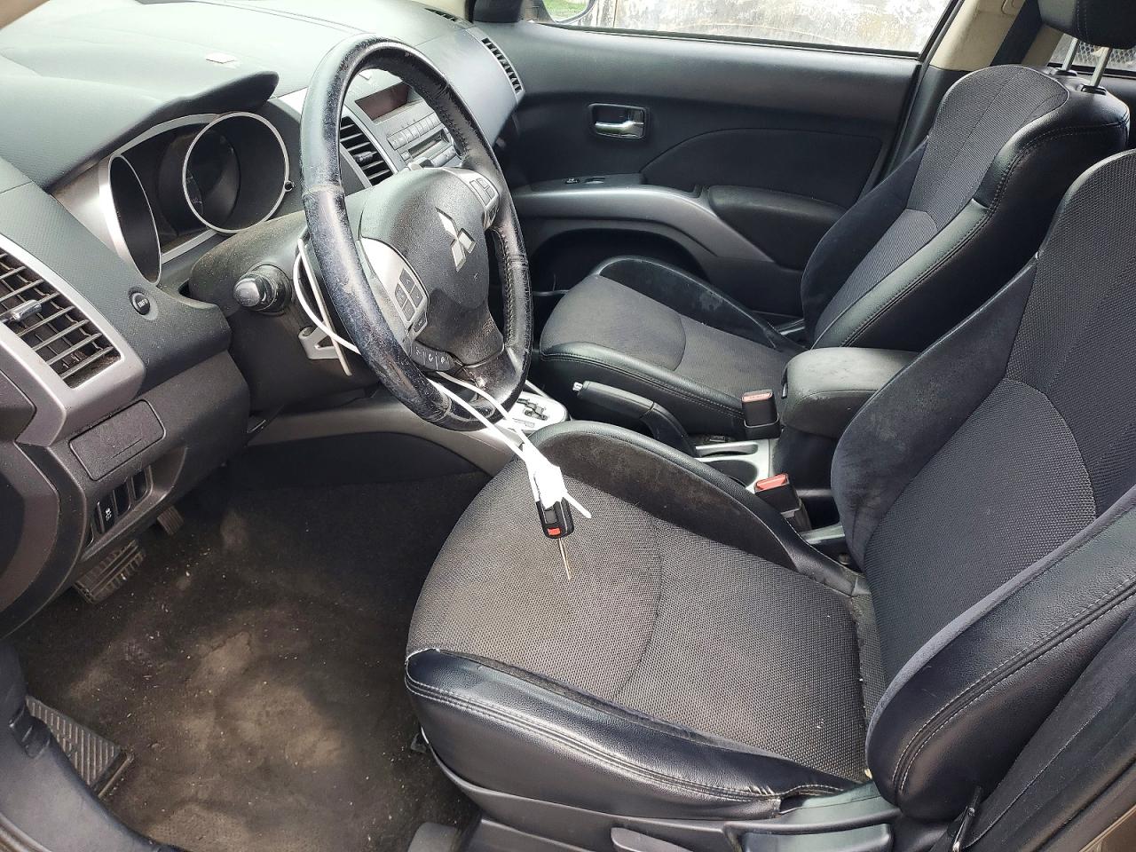 2013 MITSUBISHI OUTLANDER SE photo 19