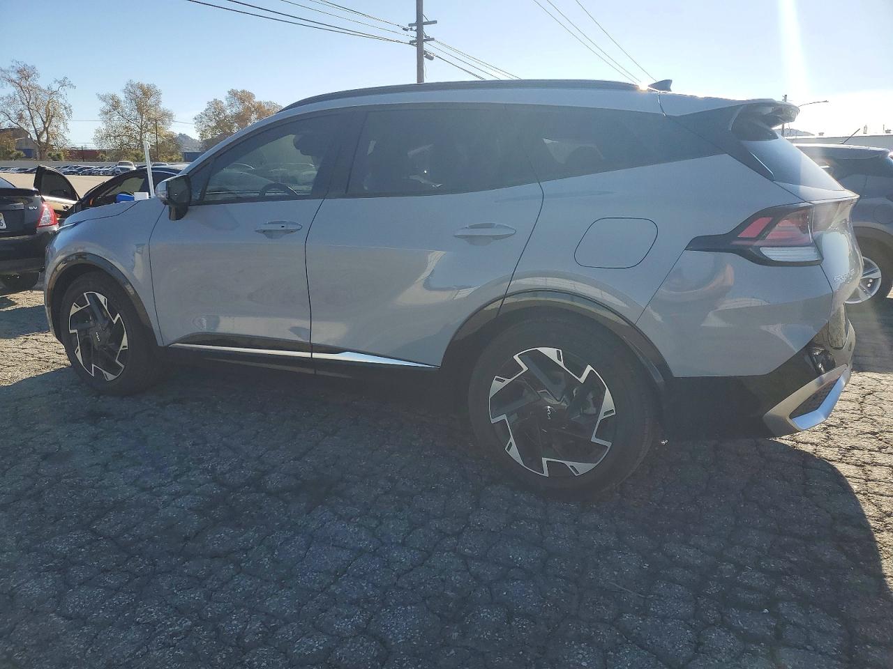 2023 KIA SPORTAGE SX PRESTIGE photo 2