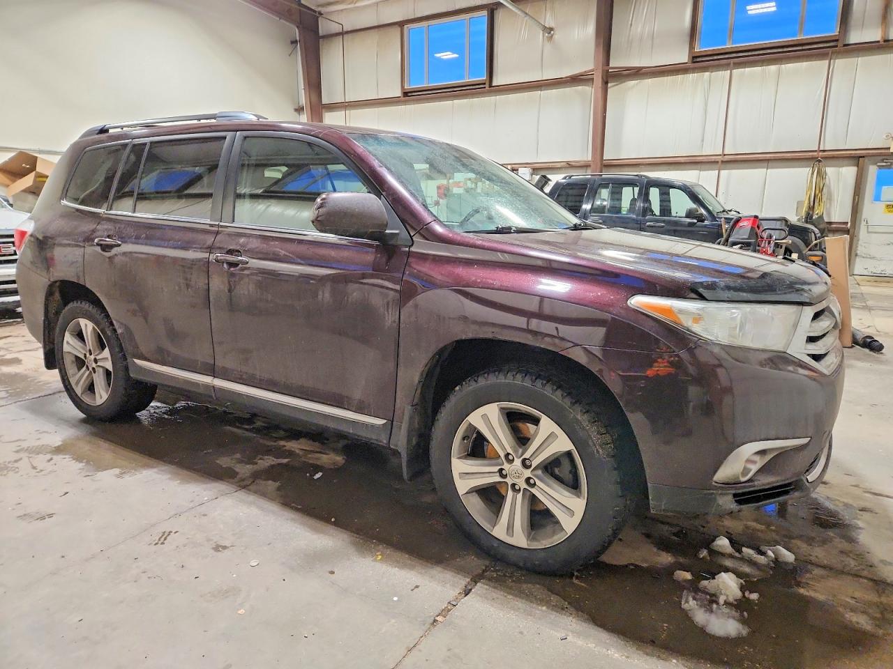 2013 TOYOTA HIGHLANDER BASE photo 4