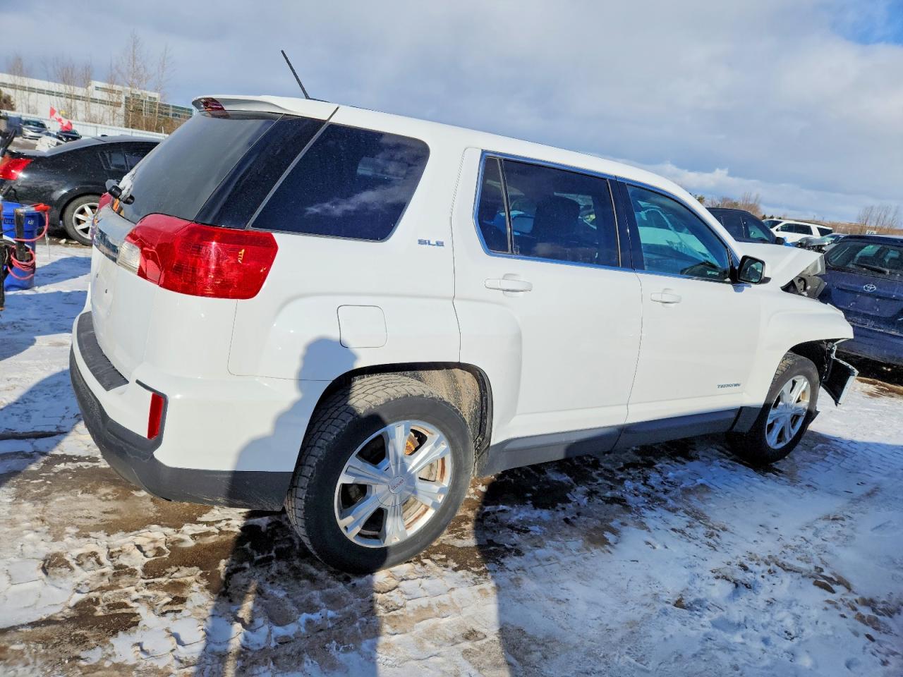 2017 GMC TERRAIN SLE photo 3